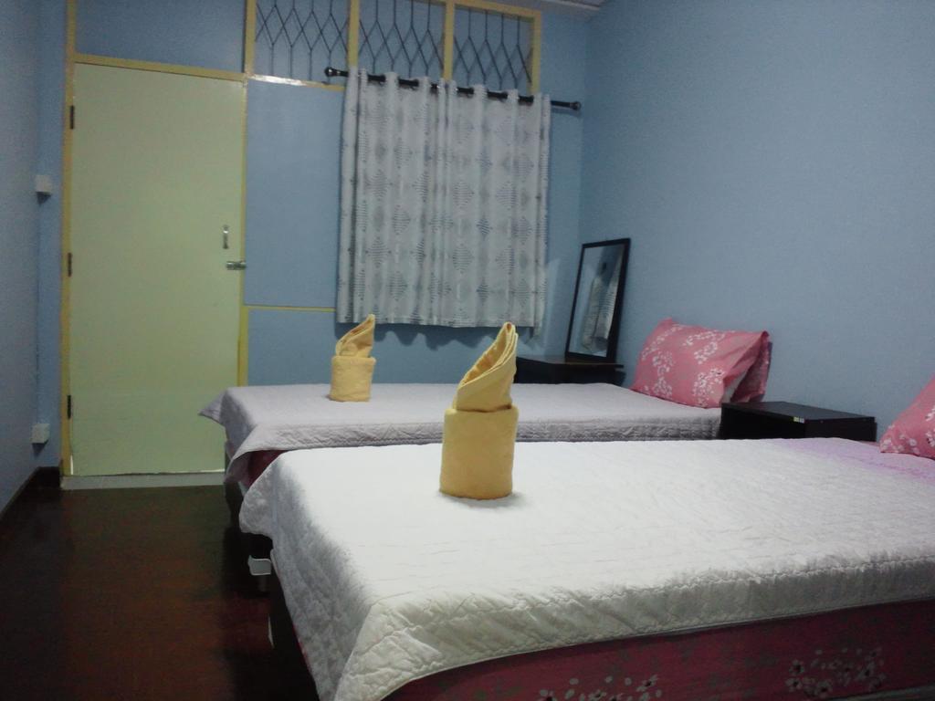 Nalin Guesthouse Чиангмай Стая снимка