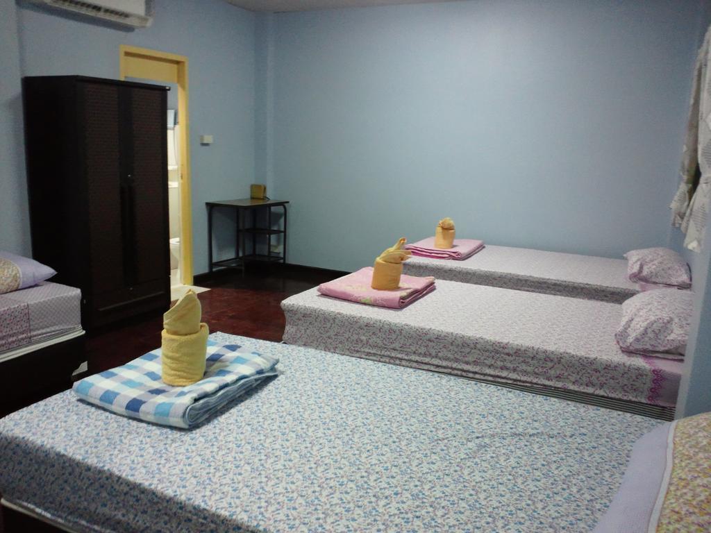 Nalin Guesthouse Чиангмай Стая снимка